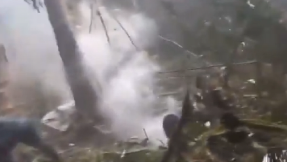 SRUŠIO SE VOJNI HELIKOPTER Poginula cela posada (FOTO/VIDEO)