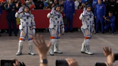 USPEŠNA MISIJA Kineski astronauti sleteli na Zemlju posle 6 meseci u orbitalnoj stanici (FOTO)