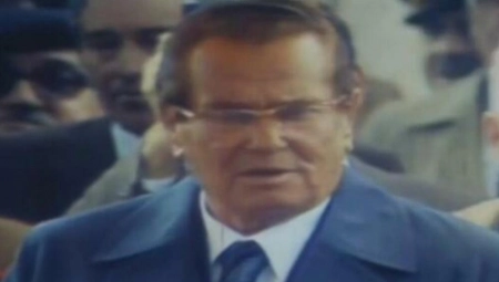 NAPOLJU JE PLJUŠTALO KAD JE TITO NARODU OVAKO ČESTITAO PRAZNIK RADA! Svi su ga pomno slušali, dobio je aplauz (VIDEO)