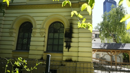 BAČENI "MOLOTOVLJEVI KOKTELI" NA SINAGOGU U VARŠAVI Duda: Nema mesta antisemitizmu (FOTO)