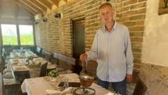 NIJE ČAČAK SAMO MASNA PRASETINA! Milan svoju vikendicu pretvorio u restoran u kom se jede samo POSNA hrana! (FOTO)