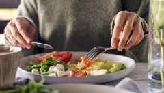 JEDEMO IH SVAKO JUTRO, A NISMO NI SVESNI KOLIKO NAM ŠKODE  Evo koje namirnice treba pod hitno izbaciti