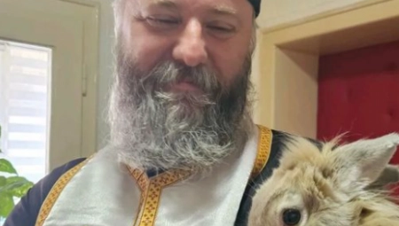 ZA VREME VASKRSA IZBACITE USKRŠNJEG ZEKU IZ KUĆE! Otac Predrag Popović OŠTRO o običaju koji VEZE NEMA sa hrišćanstvom! (FOTO)