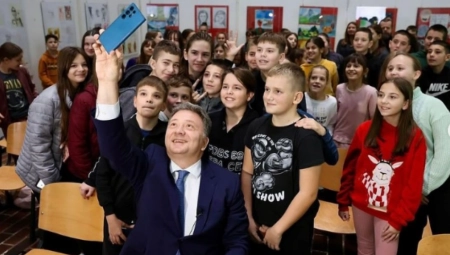 "DANAS S PONOSOM ZAOKRUŽUJEM POSEBNO POGLAVLJE U SVOJOJ KARIJERI" Jovanović: Uspeli smo da iznedrimo 3 nova zakona