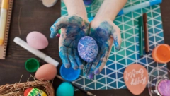 UMAZALI STE RUKE FARBOM Efikasno uklonite boju sa ruku posle bojenja uskršnjih jaja