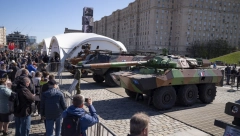 RUSI SE NASLAĐUJU Više od 83.000 ljudi, prvog dana posetilo izložbu zaplenjene NATO opreme iz Ukrajine (FOTO)