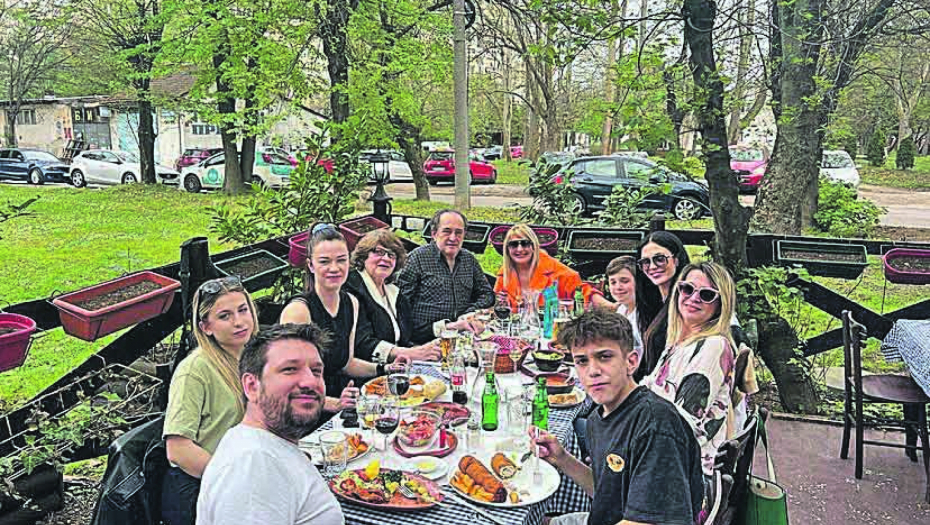 "UGLEDAJMO SE NA NAŠE PRETKE, NEMA VERE U LUKSUZU!" Legendarna Goca Lazarević za Alo! o najradosnijem prazniku nekad i sad!