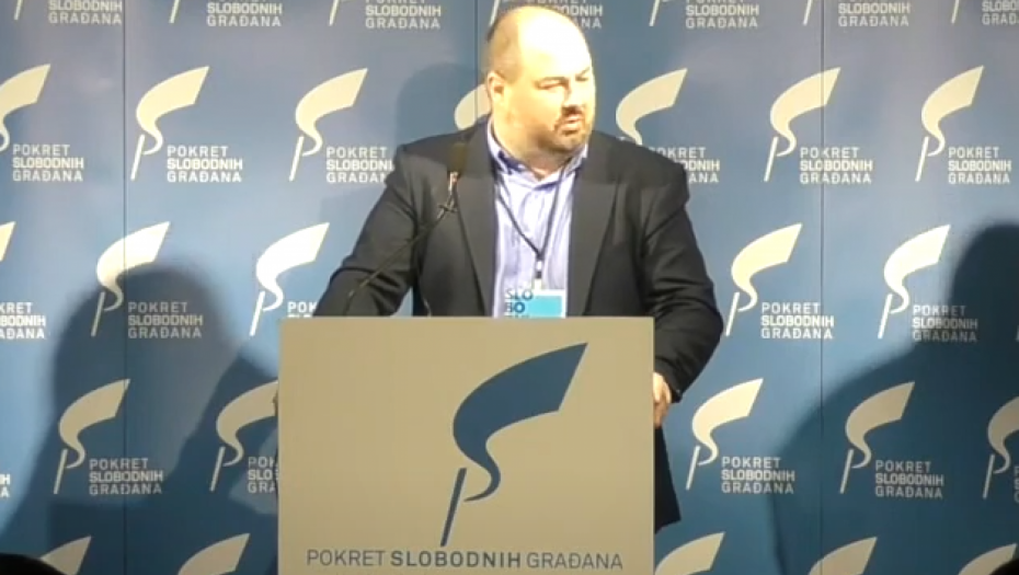 OVAJ KRENUO ZA STOPAMA PAVLA GRBOVIĆA Njegov sekretar poručuje: "Srbija treba da podrži rezoluciju o genocidu u Srebrenici!"