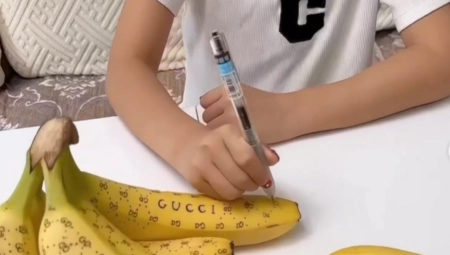 OVO SU NAJSKUPLJE BANANE NA SVETU Radovi ove devojčice oduševljavaju ljude širom sveta (VIDEO)