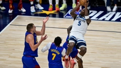 SRUŠIO DENVER PA SE POKLONIO JOKIĆU Zvezda Minesote oduševljena Srbinom, iz svake reči izbija samo jedna stvar