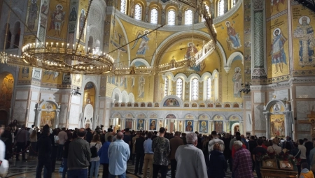 SUTRA JE VAZNESENJE GOSPODNJE Časni krst će se nositi Beogradom, ovo je tačan program litije