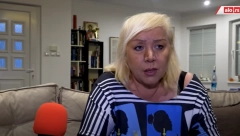 ZORICA MARKOVIĆ ZAVRŠILA ISPOD STOLA Pevačica napravila haos na venčanju sina Bube Miranović, svi u šoku