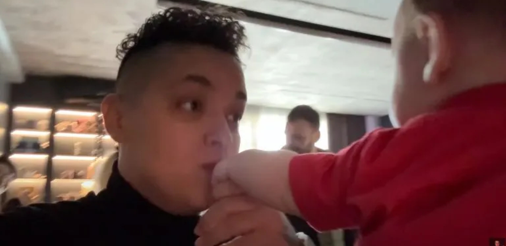 PRVI PUT USNIMLJEN SIN MARIJE ŠERIFOVIĆ Verica izvela Maria u šetnju, a ovaj potez oduševio je sve!