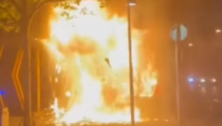 ZASTRAŠUJUĆA SCENA U BEOGRADU Vatra guta kladionicu (VIDEO)