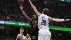 MIČEL U TRANSU Amerikanac "poludeo" i odveo Klivlend u polufinale plej-ofa NBA lige