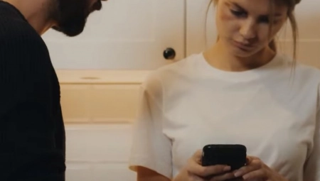 ŠOKANTNE ISPOVESTI PREVARENIH MUŠKARACA "Brat je uzeo ženin telefon u ruke, a onda..."