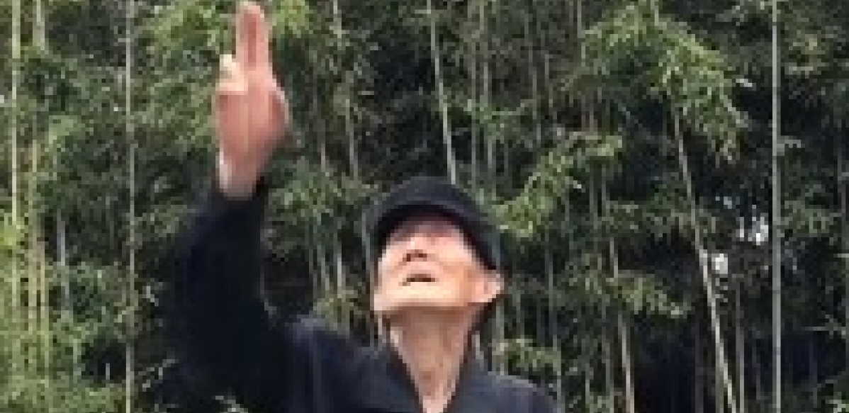 STARAC OD 98 GODINA TRENIRA KAO MLADIĆ Kada vidite koliko je jak ovaj deka, ostaćete u šoku! (VIDEO)