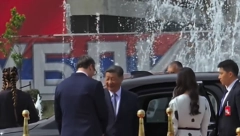"PAMTIMO DA STE BILI UZ NAS KADA NAM JE BILO NAJTEŽE" Vučić objavio snimak svečanog dočeka Sija (VIDEO)