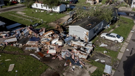 OVDE DANIMA BESNE SUPERĆELIJSKE OLUJE Novi udar razornih tornada, 1 okrug pogodile KATASTROFALNE POPLAVE