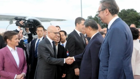 PREDSEDNIČE SI, HVALA NA POSETI Premijer Vučević ispratio kineskog predsednika