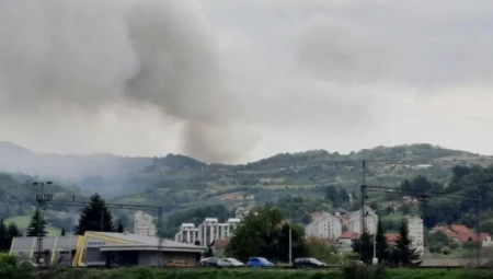 PONOVO GORI DEPONIJA KOD UŽICA Gust dim prekrio nebo, vidi se i sa velike daljine