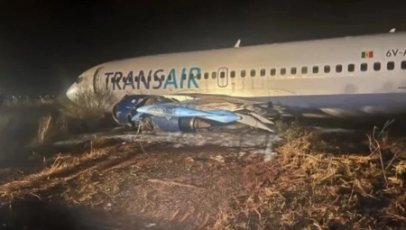 ZAPALJEN AVION SKLIZNUO SA PISTE, BIO PUN PUTNIKA! Krilo i motor mu potpuno IZGORELI, ljudi preživljavali PAKAO! (VIDEO)