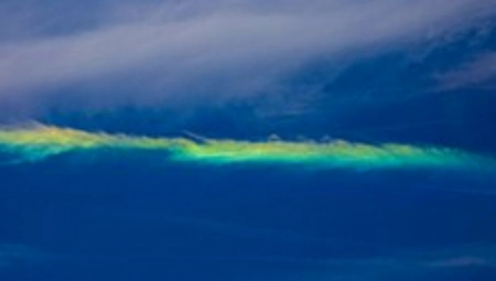 REDAK PRIRODNI FENOMEN "Vatrena duga" na nebu iznad Grčke (FOTO)