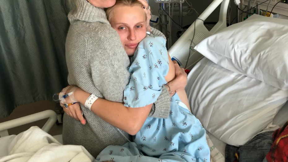 DIJAGNOZA UŽASNA, TKIVO JOJ POTPUNO ISTRULILO Manekenki zbog teškog OBOLJENJA amputirali OBE NOGE (FOTO)