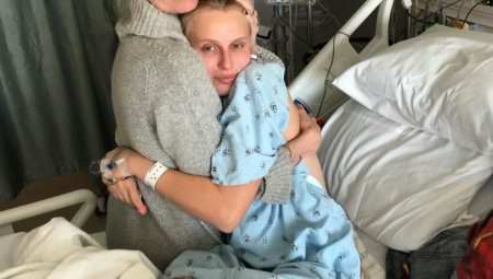 DIJAGNOZA UŽASNA, TKIVO JOJ POTPUNO ISTRULILO Manekenki zbog teškog OBOLJENJA amputirali OBE NOGE (FOTO)