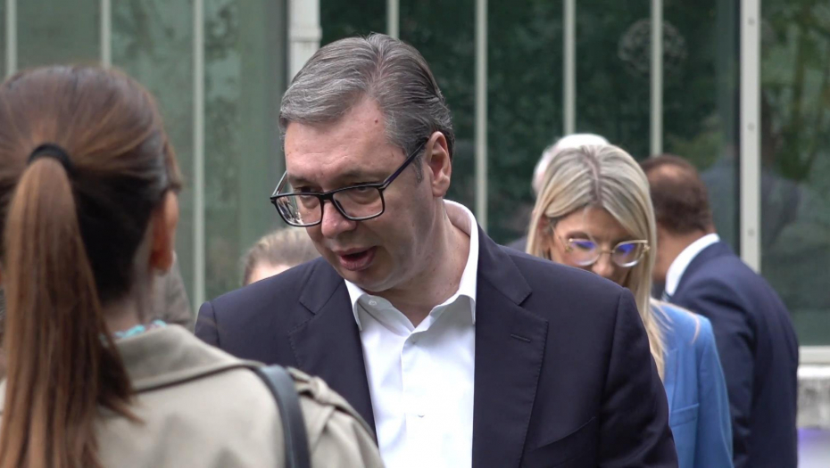 ŠOLAKOV DANAS OPET LEPI SRBIMA ETIKETU GENOCIDNOG NARODA Sve rade da stanu na put Vučićevoj borbi