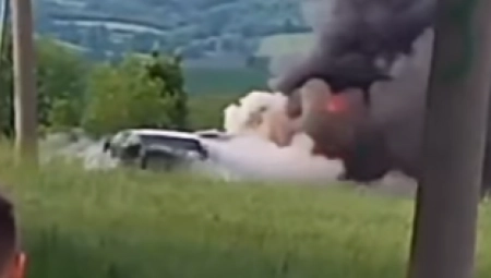 DRAMA, ZAPALIO SE AUTOBUS KOD ORAŠCA Crni dim kulja na sve strane (VIDEO)