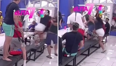 SKOČILA NA NJEGA, ON JE BACIO PREKO STOLA! Vanredno stanje u Eliti, sukob neviđenih razmera, obezbeđenje hitno uletelo!