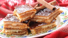 KOLAČ SA JABUKAMA Brzi desert nestaće sa stola odmah, a mekan kao duša