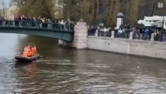 "MUŠKARCI SU SKAKALI SA MOSTA" Očevidac nesreće  Sankt Peterburgu ispričao detalje (VIDEO)