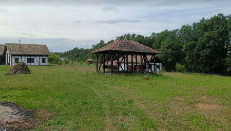 EKSKLUZIVNI SNIMCI SA PROSTORA NOVOG RIJALITIJA Evo kako danas izgleda nekadašnja Farma - sve je zapušteno