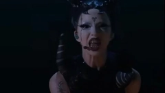 POSEBNA SAM OSOBA JER SAM KVIR I VEŠTICA Predstavnik Irske na Evroviziji ne prestaje da šokira: Na bini obred, a sada novi skandal