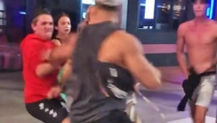 PIJANI NASILNICI MALTRETIRALI LJUDE, PA NALETELI NA POGREŠNOG MMA borac ih prvo upozoravao, pa im pokazao ko je gazda (VIDEO)