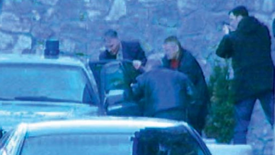 PRIPADNIK OBEZBEĐENJA „PRODAO“ ĐINĐIĆA Bagzi otkrio „DA ĆE GA ZVEKNUTI“ i Bezareviću obećao 50.000 evra