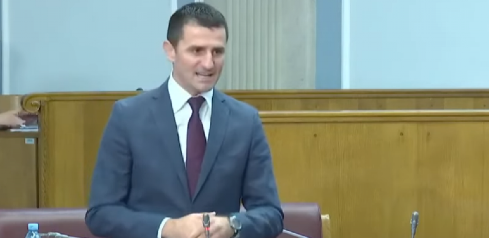 NE ZABADAJTE SRBIJI NOŽ U LEĐA! Zogović upozorio Vladu Crne Gore šta se krije iza rezolucije o Srebrenici