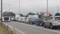 GROM NAPRAVIO HAOS KOD POŽEGE! Udario u u stub dalekovoda, kablovi se obrušili na kolovoz, saobraćaj POTPUNO PARALISAN! (VIDEO)