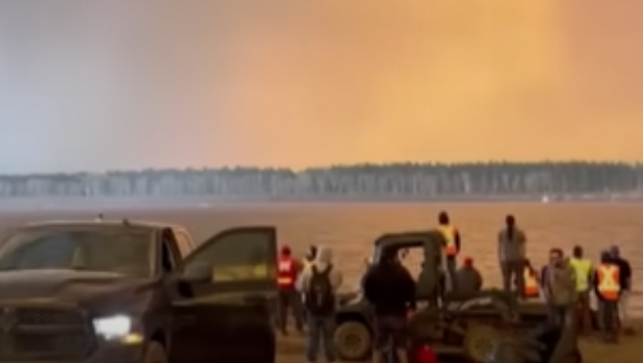 SPREMAJU SE ZA "POSLEDNJU BORBU" Haos u Kanadi