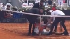STRAŠAN SKANDAL U RIMU Meč prekinut, uteteli na teren i napravili haos, hitna reakcija (VIDEO)
