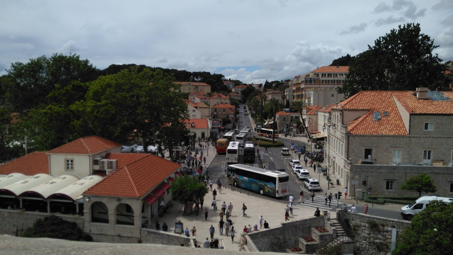 U DUBROVNIKU CENA PARKINGA 100 EVRA! Ovo su nove cene koje će posetioci plaćati!