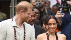ŽELI DA BUDE KAO ONA Megan Markl vešto imitira princezu Dajanu kada se pojavljuje u javnosti