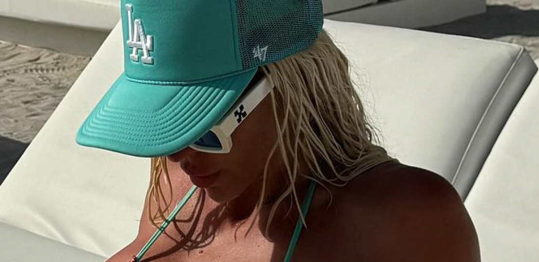 KARLEUŠU KRIŠOM SNIMILI NA PLAŽI U DUBAIJU! Evo kako zapravo izgleda u bikiniju, sada je sve javno!