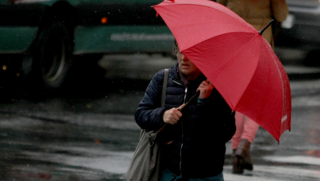 JUTRA SVE HLADNIJA, TEMPERATURA ISPOD NULE RHMZ se oglasio najnovijom najavom (FOTO)