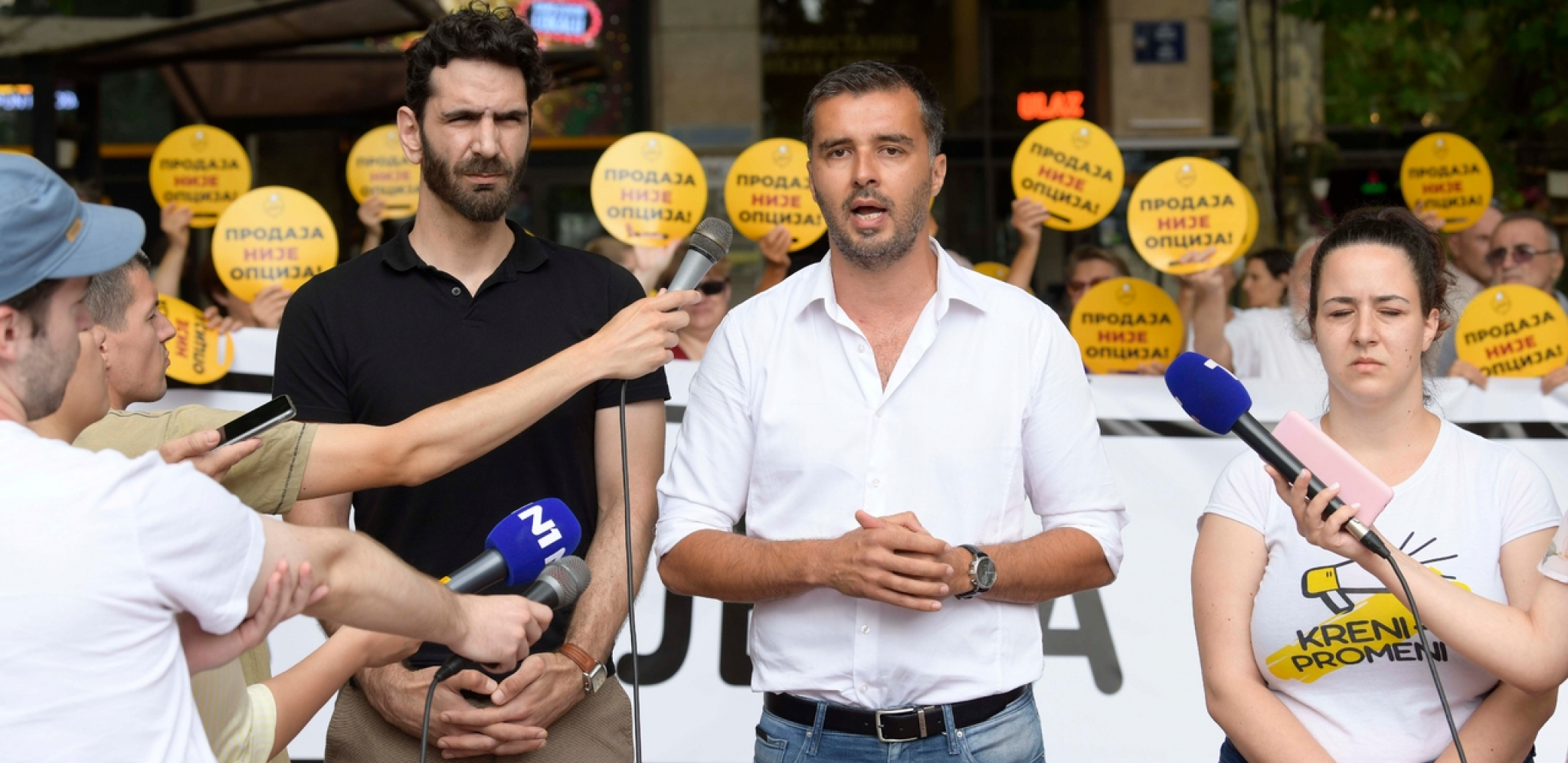 SAVO NE VOLI ŽENE, ALI IM SE DODVORAVA IZ SAMO JEDNOG RAZLOGA Bićete šokirani!