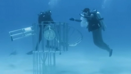 ZARONILI 900 METARA ISPOD POVRŠINE OKEANA Mrak koji ledi krv u žilama, naišli na jezivo morsko čudovište! (VIDEO)