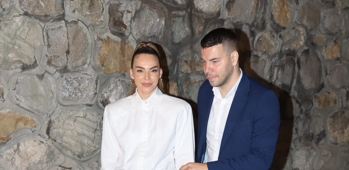 NEĆEMO DA SE LAŽEMO DA JE IDEALNO... Pevač prvi put progovorio o braku sa koleginicom: Trudio sam se da je smirim
