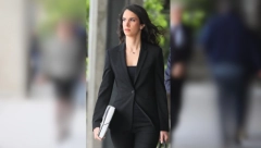 IRINA BOROVIĆ PRVI PUT U JAVNOSTI NAKON ŠTO JE SUPRUGA PRIJAVILA ZA NASILJE U PORODICI Stigla na suđenje u Palati pravde (FOTO)